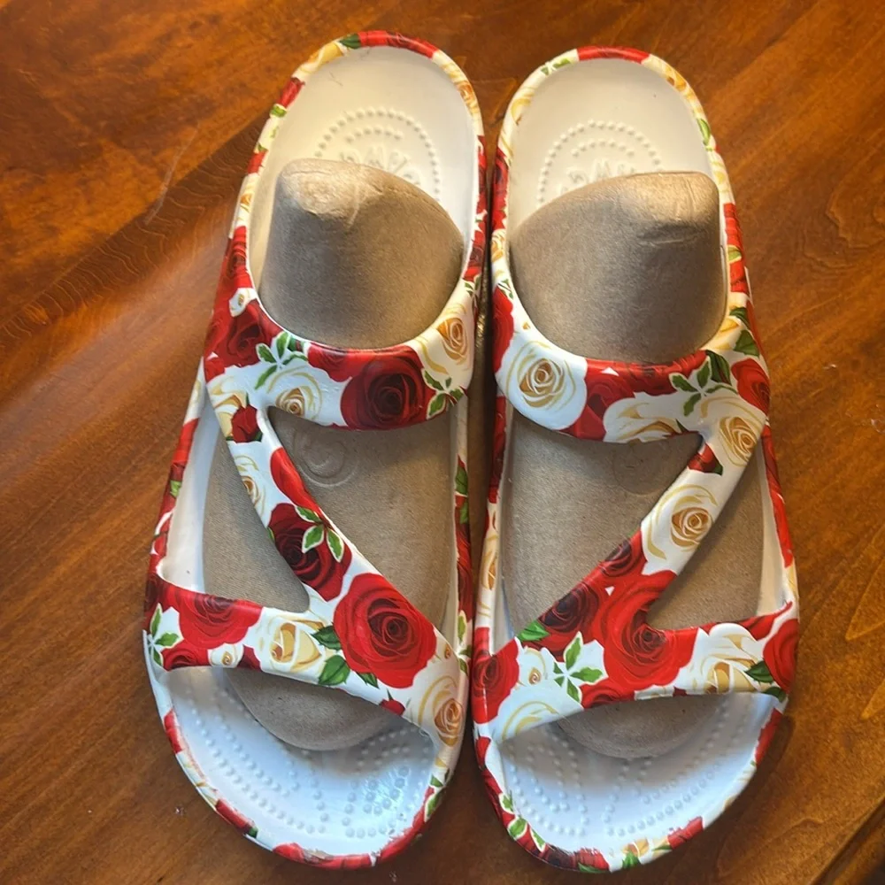 Floral Dawgs women’s Sandals size 10 - Picture 2 of 6